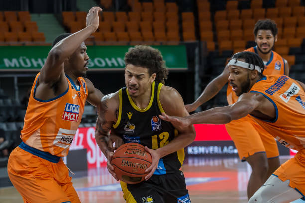 掘金险胜残 掘金险胜残